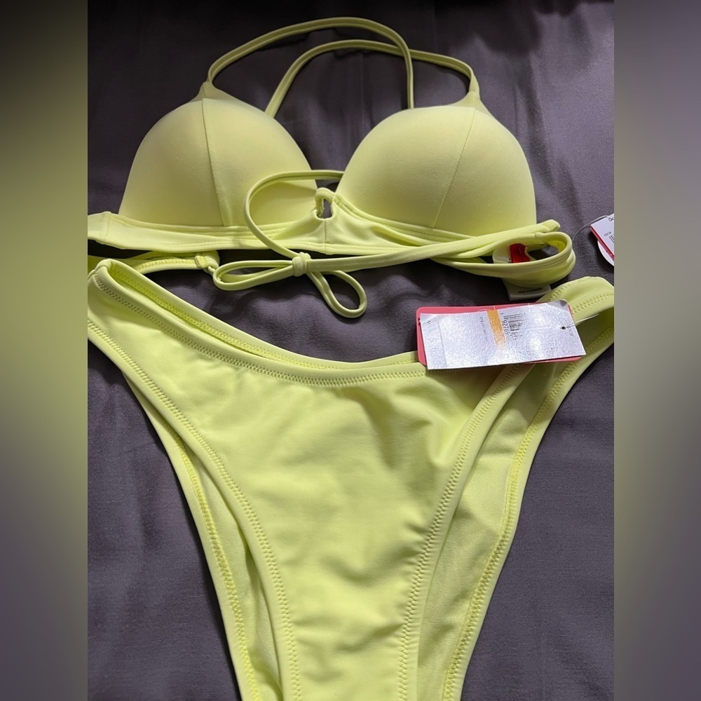 Women’s Sz S 2 piece swimsuit NWT